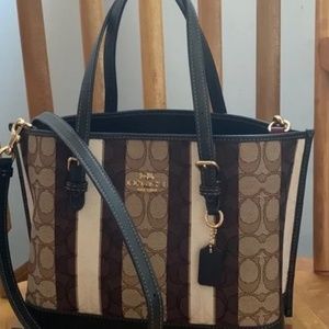Medium coach tote